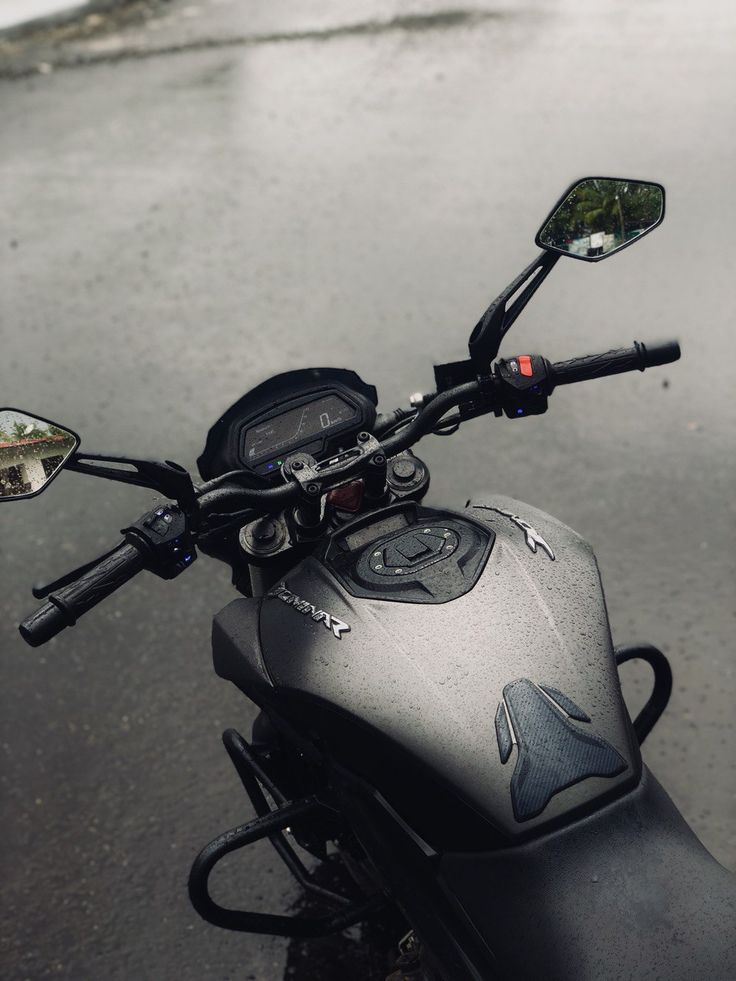 TFT cluster and electronics — Dominar 2025