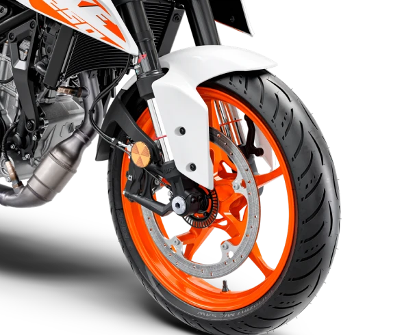 KTM 250 Duke — 3/4 view