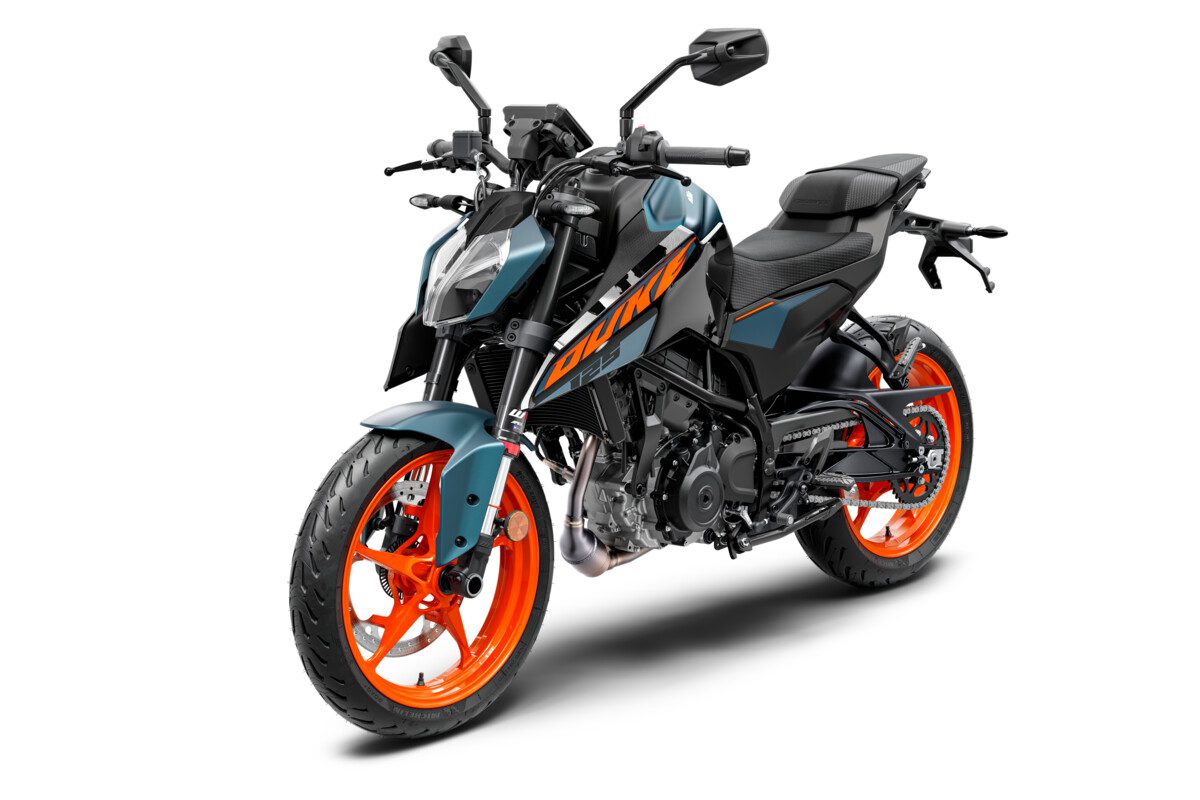 KTM Duke 125 — Front Left
