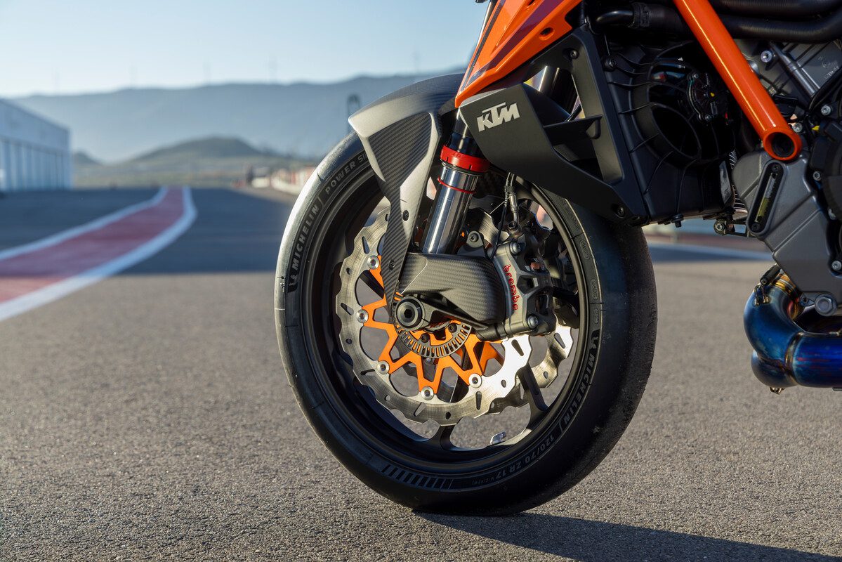 KTM 1390 Super Duke R — Brakes