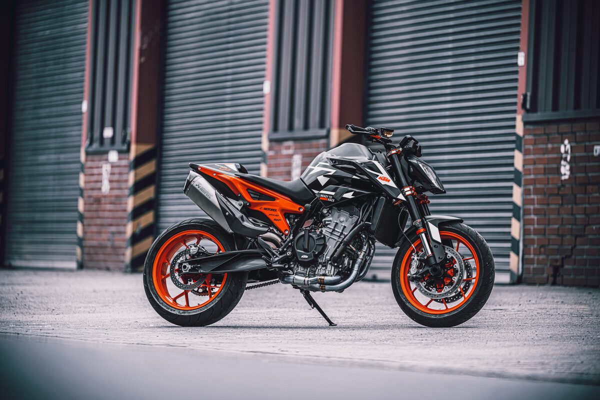 KTM 890 Duke R — First Ride