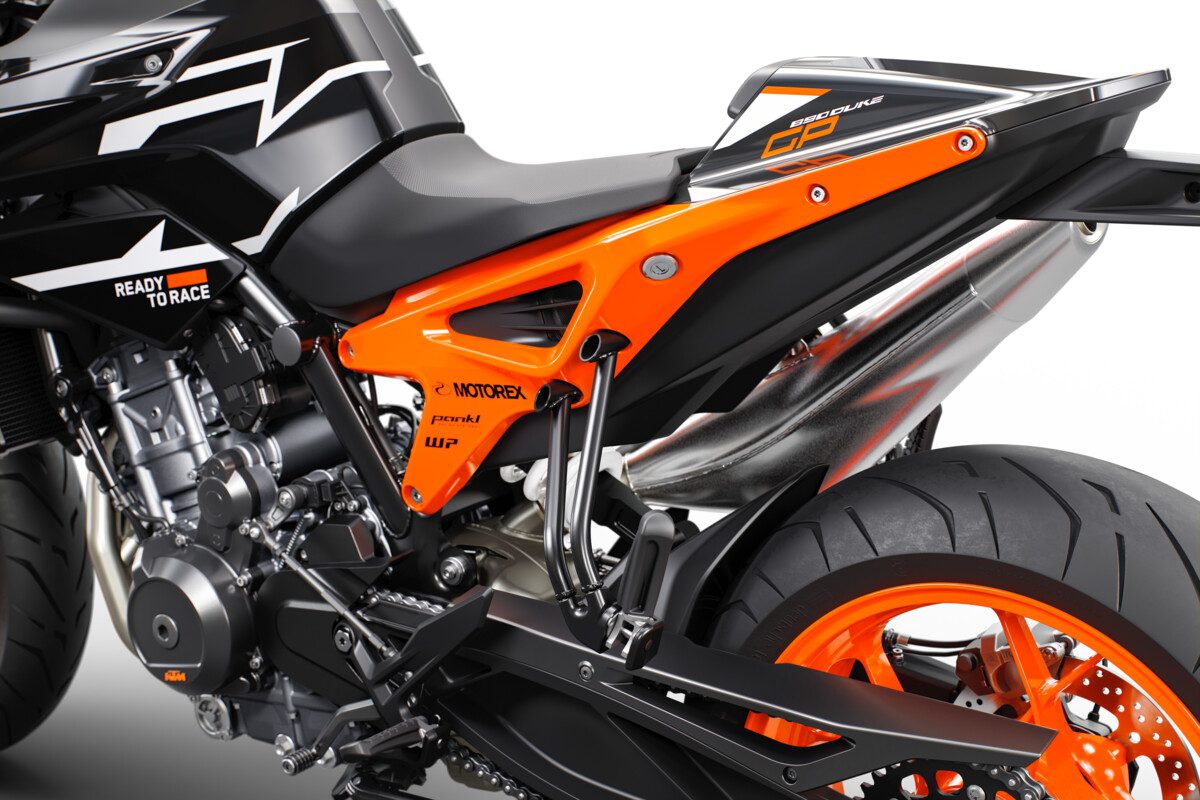 KTM 890 Duke R — Engine